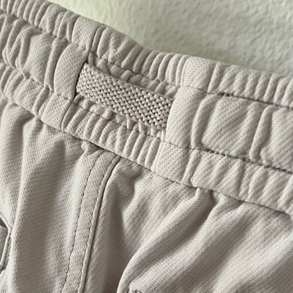 Athleta Ivory Elastic Waist Stretchy Beachy Farallon Bermuda Shorts Size 0 - Picture 10 of 15